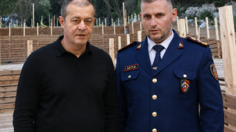 Karaburuni i zaptuar nga gllabëruesit, Neri dhe&hellip;