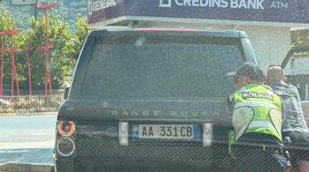 Në pikun e vapës, Polici shtyn me&hellip;