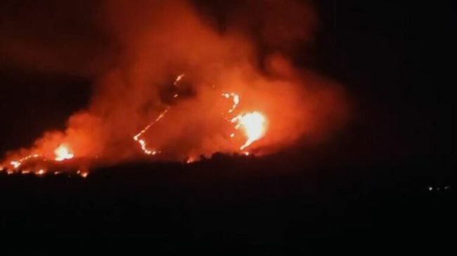 Zjarr i madh mbi Dukat, flakët përhapen&hellip;
