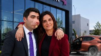 Urithi i tenderave, Joni, i blen Delina&hellip;