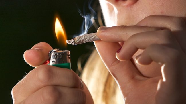 Nga cigarja te kanabisi: Adoleshentët ndryshojnë, ekspertët&hellip;