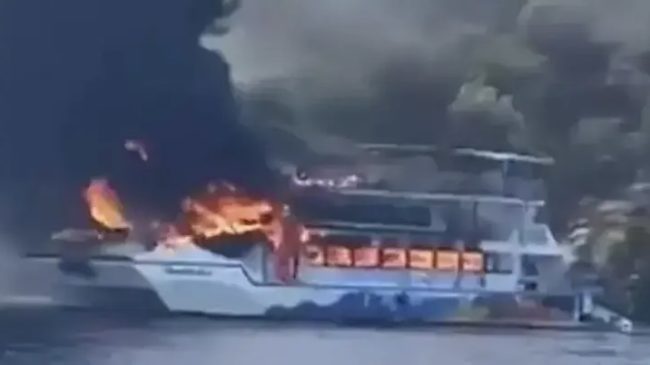 Zjarr në anijen turistike në Fethiye, 115&hellip;