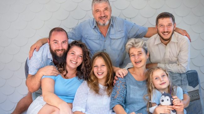 Shqiptarët ruajnë lidhjet e forta familjare, 24.6%&hellip;