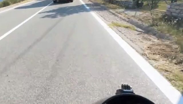 “S’mund të vdes kështu”, motoristi i shpëton&hellip;