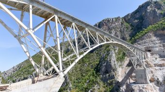35-vjeçari i jep fund jetës duke u&hellip;