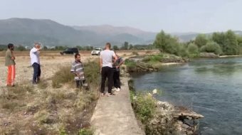 U fut për t’u larë në lumin&hellip;