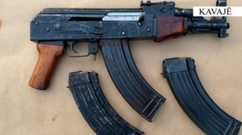 U nis me kallashnikov për të vrarë&hellip;