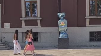 Karamele poshtë zyrës së Emirjana Sakos në&hellip;