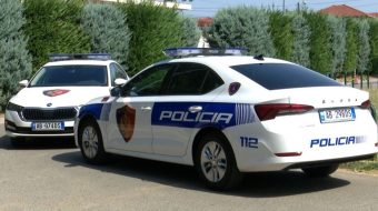 Polici në Institut ankohet: Na mbajnë te&hellip;