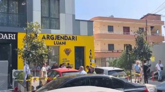 Hajdutët vodhën 1.5 mln lekë bizhuteri floriri&hellip;