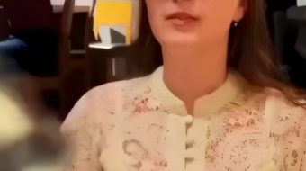I riu surprizon të dashurën e verbër&hellip;