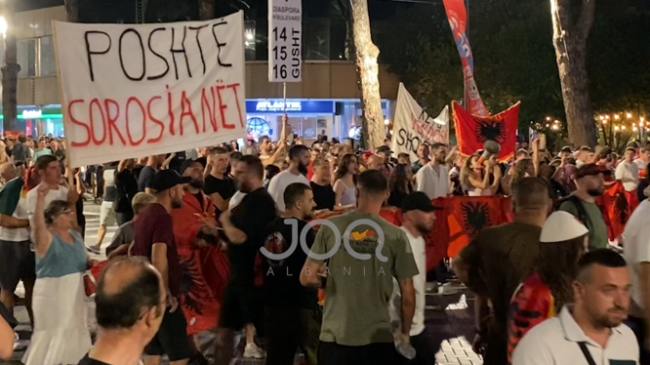Dita e 75-të e protestës, qytetarët nisin&hellip;