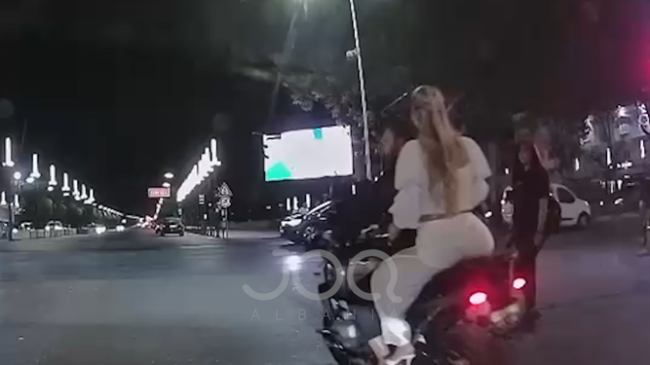 “Kamikazi” me motor s’pyet për semafor, futet&hellip;
