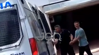 Shokët e prisnin me krenari, Sterjo shfaqej&hellip;