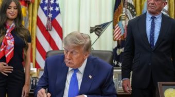 Trump nënshkruan urdhërin për reduktimin e vaksinave&hellip;