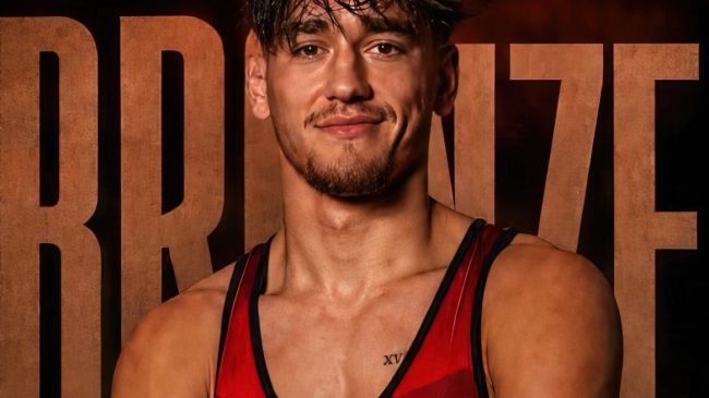Ardit Zeneli i dhuron Shqipërisë medaljen e&hellip;