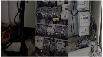 Sahatët elektrikë të ekspozuar, kabina e pallatit&hellip;
