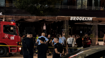 Priza e frigoriferit i vuri flakën hotelit,&hellip;