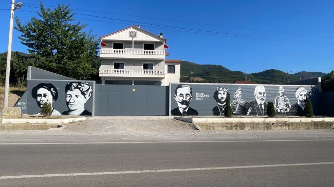 Artisti përjetëson fytyrat e historisë shqiptare në&hellip;