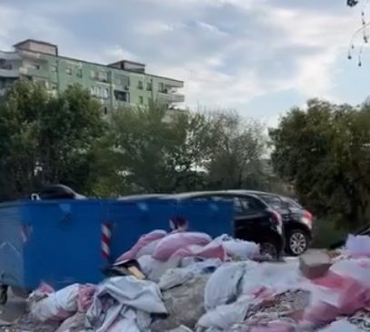 Mbeturinat prej muajsh përballë Delijorgjit, vatër infeksioni