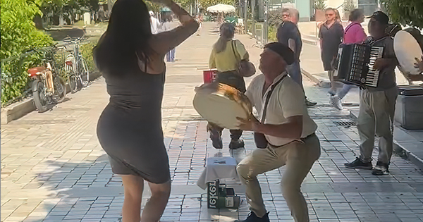 Tiranë: Turistja e huaj dredh të pasmet&hellip;
