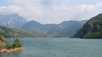 Tragjedi në liqenin e Komanit: Mbytet gjatë&hellip;