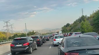 Trafik kilometrik drejt Elbasanit: Radhët e makinave&hellip;
