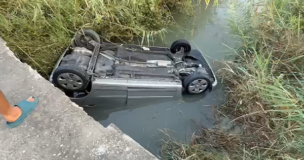 U mbytën në kanal pas aksidentit: Dy&hellip;