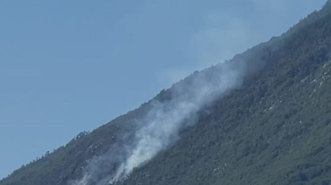 Zjarri në Qafë Mollë aktiv prej 10&hellip;