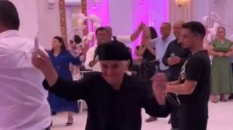 Gjyshja e gëzuar ‘derdh’ pensionin ‘lumë’ në&hellip;