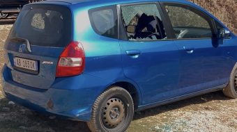 I theu aksidentalisht xhamin e makinës, qytetarja&hellip;