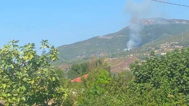 Zjarr në Milot, flakët përhapen rreth zonës