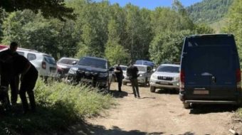 Zbulohen katër trupa në varrezën masive në&hellip;