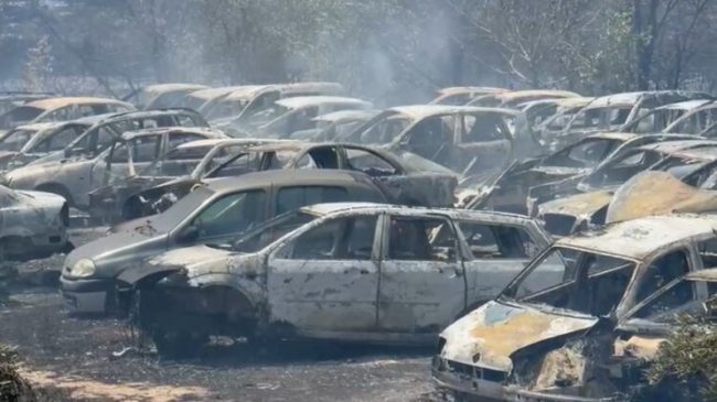 Zjarr i madh në Selenicë, shkrumbohen disa&hellip;