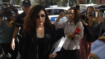 Vlora Hyseni kapet me gazetaren: Klodi si&hellip;