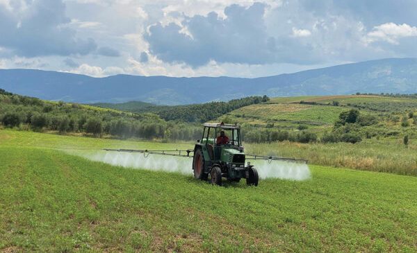 Fermerët shqiptarë nën presion! Prodhimi shtrenjtohet, importet&hellip;