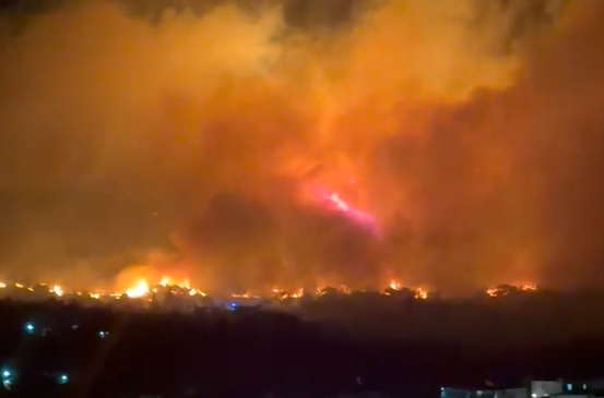Zjarr masiv në Himarë, flakët po u&hellip;