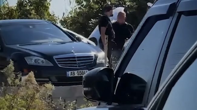 Plumba drejt Mercedesit në Lezhë: I riu&hellip;