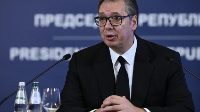 Vuçiç jep dorëheqjen si president i Serbisë,&hellip;
