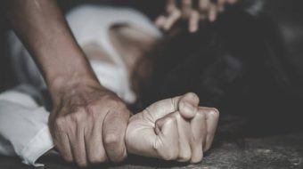 70-vjeçarja në Vlorë grabitet dhe për**unohet nga&hellip;