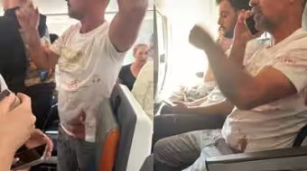 Sulm me thikë mes pilotëve, avioni me&hellip;