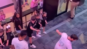 Messi përshëndet të gjithë fëmijët para se&hellip;
