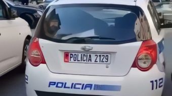 Bobat e Kenos s’pyesin për rregulla, parkojnë&hellip;