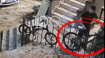 “E pa që ishte e palidhur dhe&hellip;