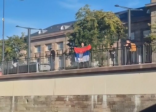 Tensione në Mulhouse, serbi provokon shqiptarët gjatë&hellip;