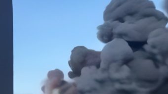 Shënvlashi mbulohet nga tymi i zi, digjen&hellip;