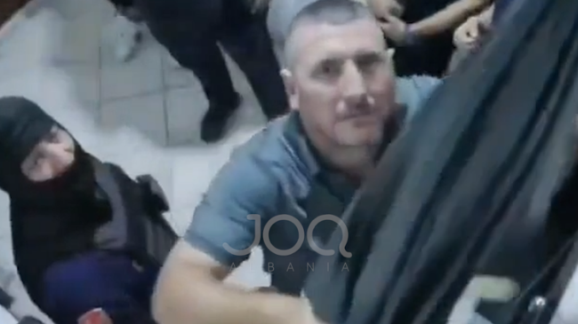 Policia aksion ndaj qytetarit, ai ankohet: Më&hellip;