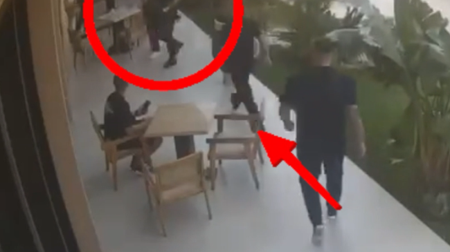 Të armatosur, momenti kur shoqëruesit e Muçës&hellip;