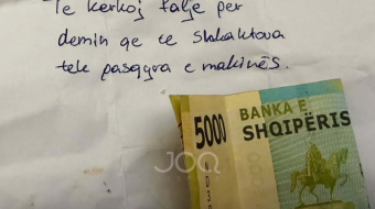 I dëmtoi pasqyrën, por la në xham&hellip;