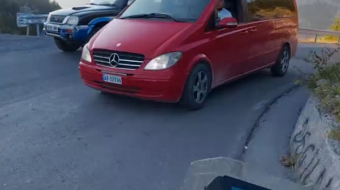 Parakalim pa fushëpamje në kthesë, makina i&hellip;